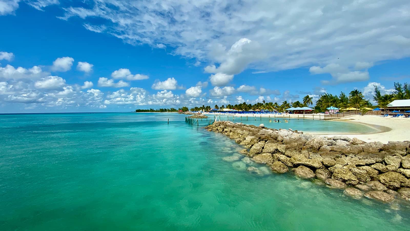 The best beaches and dining experiences in the Bahamas